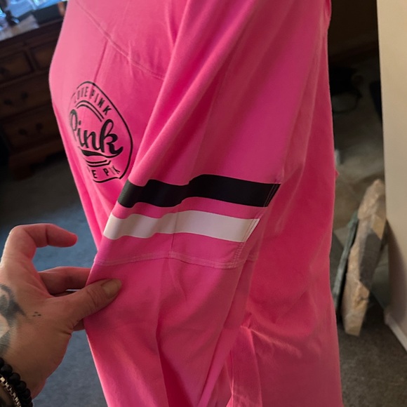 Vs Pink Long Sleeve Shirt - Picture 2 of 5